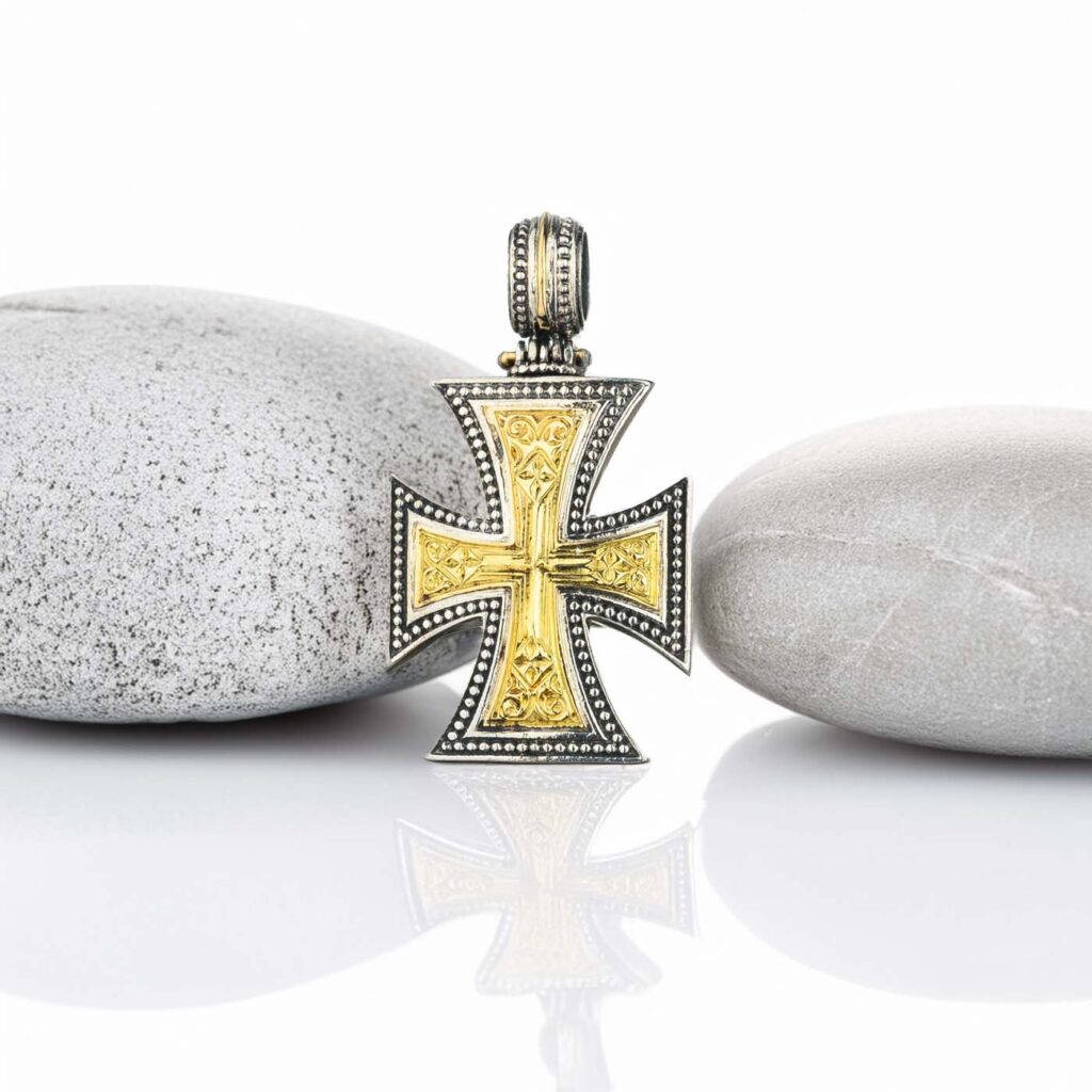 Maltese Men’s Cross Pendant in 18k Gold and Silver 5380