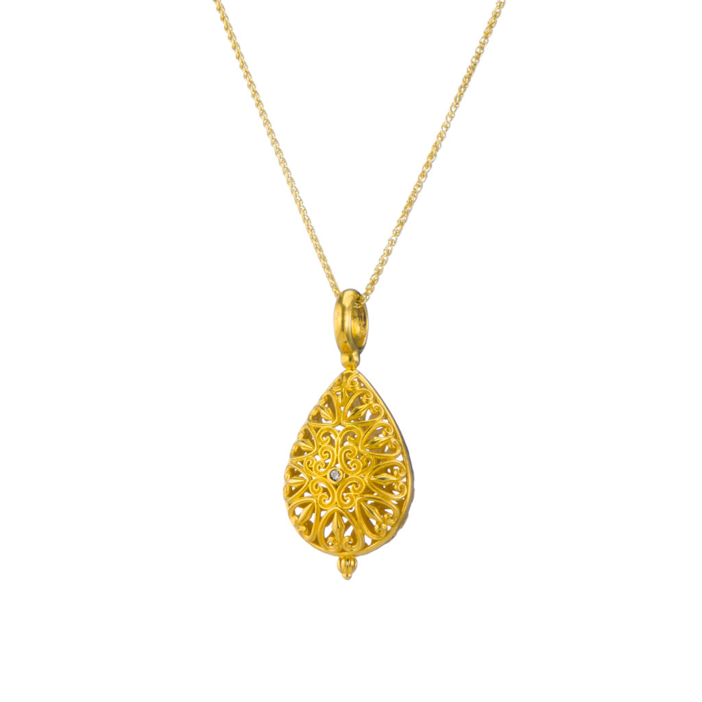 Teardrop Pendant Filigree in Gold plated silver 925