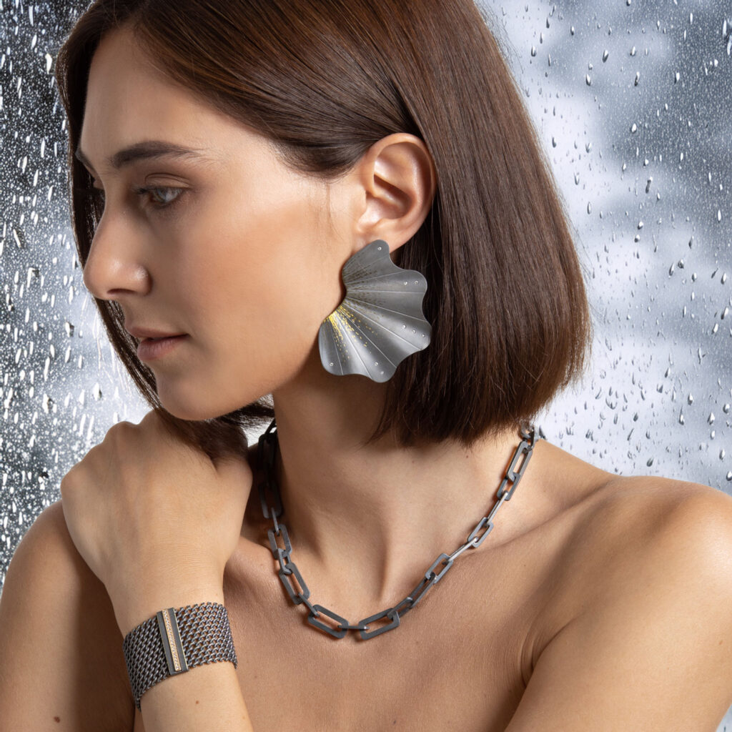 Dragon wings Earrings in Titanium E1528931-GIA