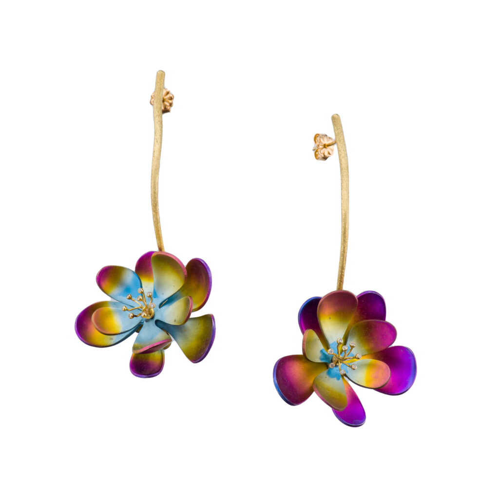 Titanium Flowers Earrings with Diamonds Stamens