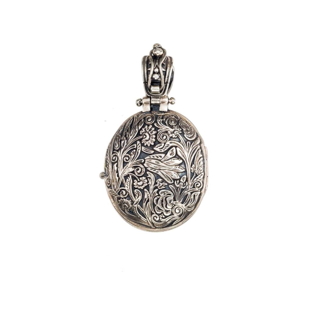 Oval Locket Pendant in 18k Gold and Silver Photo Remembrance